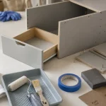 Repeindre meuble ikea : ponçage léger, primaire et durcissement 30 jours